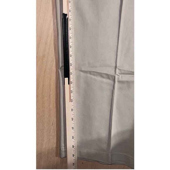 LL Bean Mens Pants Size 46x30 (42x30) Pleated Khaki Tan Slightly Tapered Leg - Picture 8 of 10